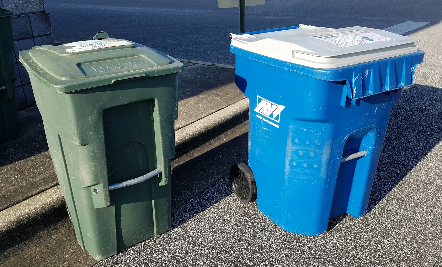 Two Types of Recycle Carts