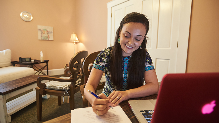 Banner image 880 x 495