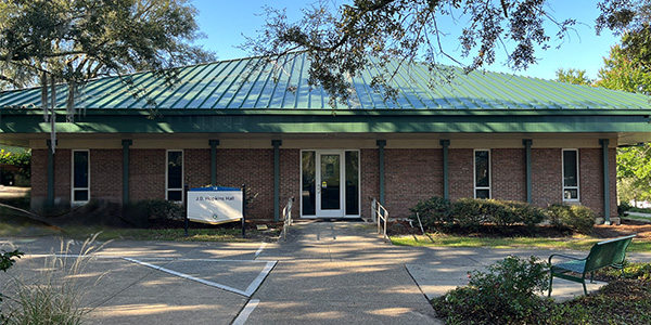 Front Entrance of Kugelman Honors Building 18