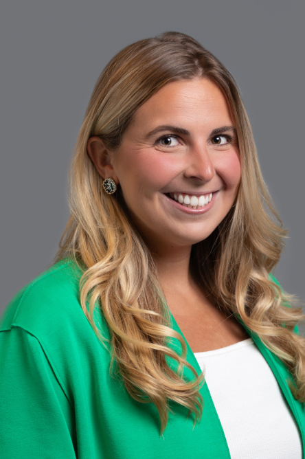 Headshot of Maddy Bass