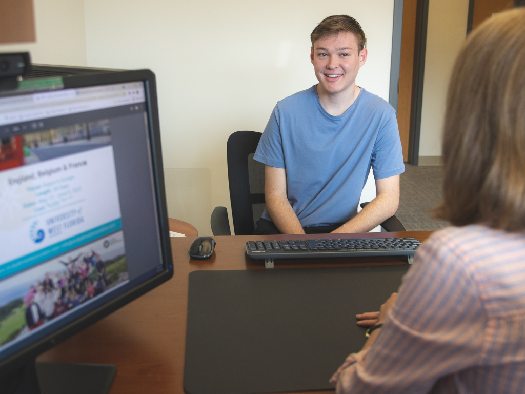 A student meets with their advisor