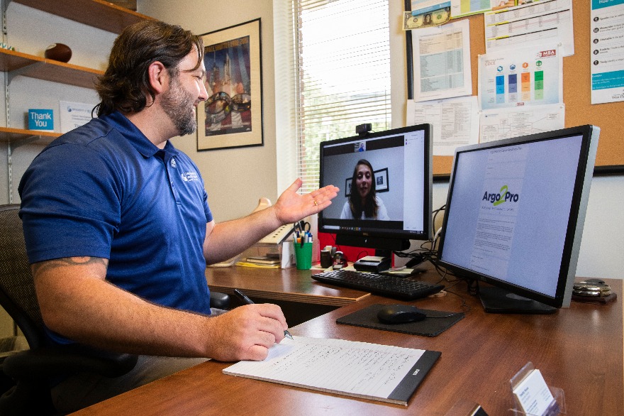 Career Coach meeting with a student virtually