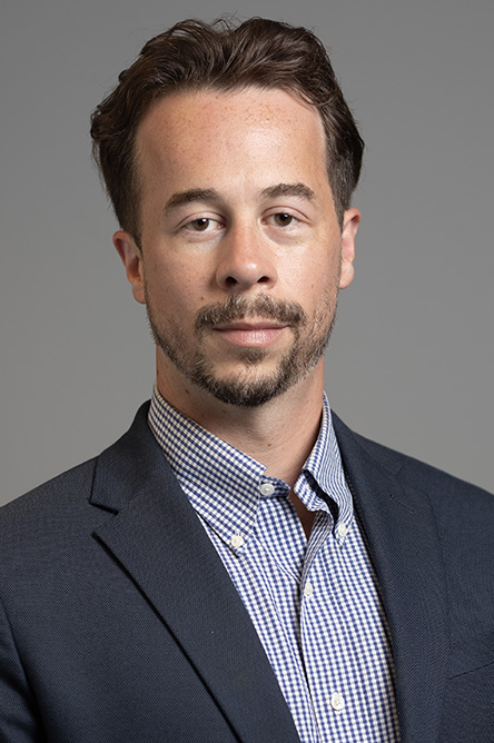headshot 2023