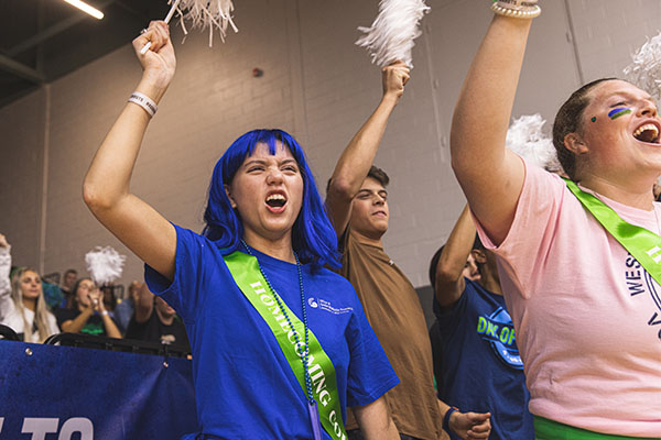 Homecoming Argo Rally students cheering