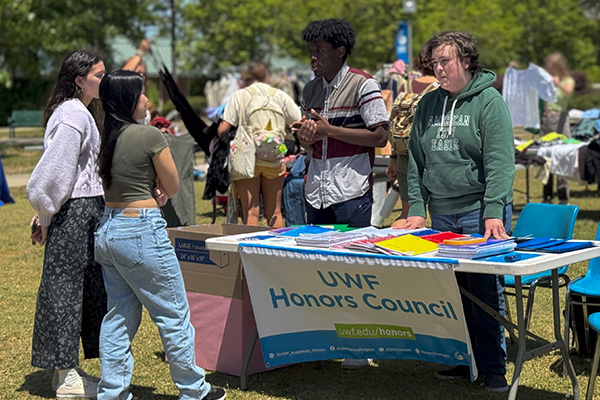 Honors Council members tabling at an event