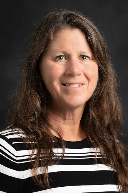 Headshot of Nancy Quina