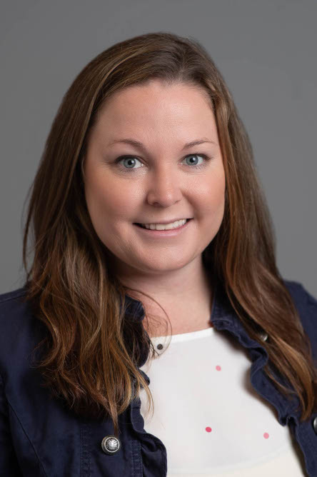 Julie Saunders Headshot