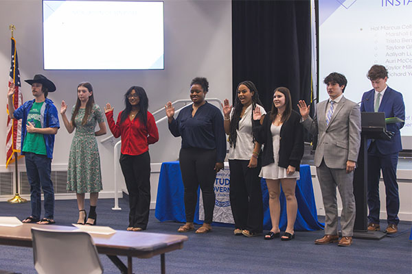 Students Swearing into Office