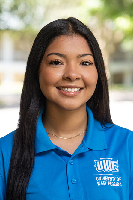 Fernanda Escobar orientation leader photo
