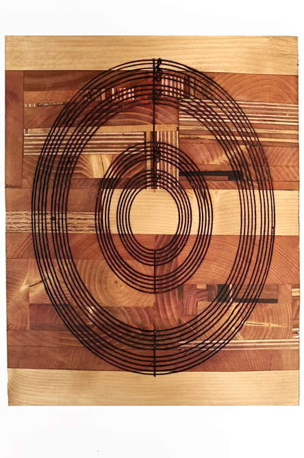 Spherical lines on light and dark grain wood