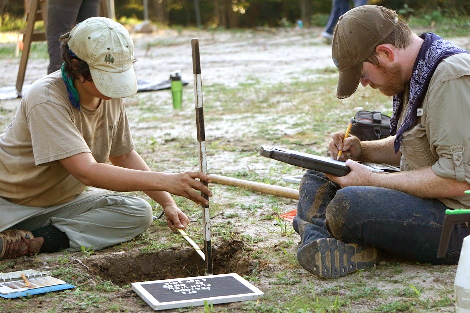 Archaeology Students conducting field work at the Luna Settlement site as part of the 2016 field work