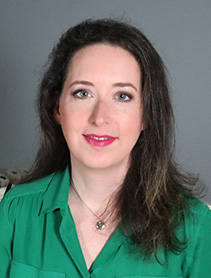 Laura Noah headshot