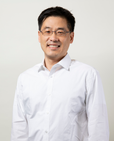 Youngil Lee headshot.