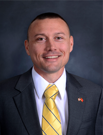 Dustin Mink headshot.