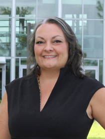 Victoria Carter outdoor headshot.