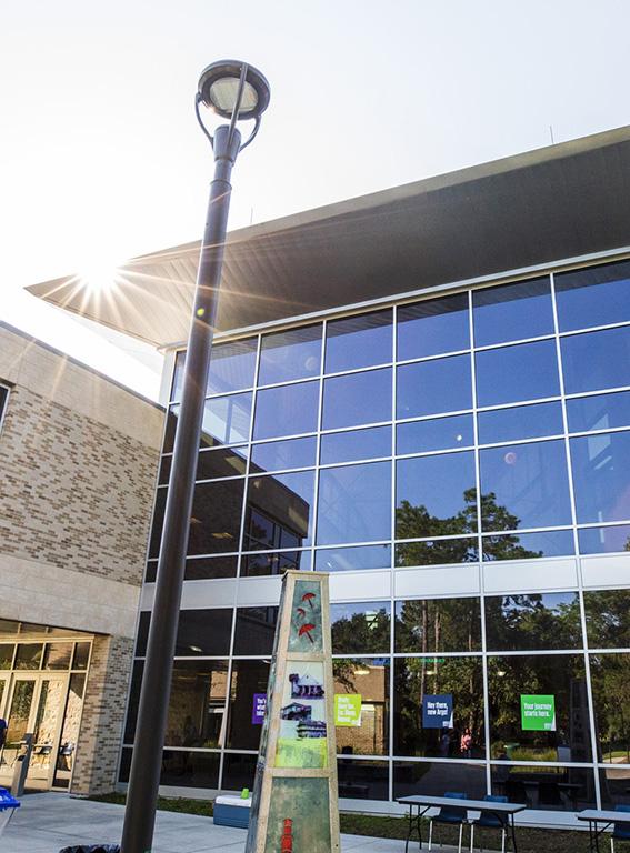 Exterior view of Building 76A on the UWF Pensacola campus.