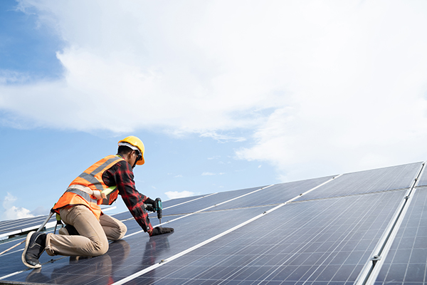Solar technologist in solar field