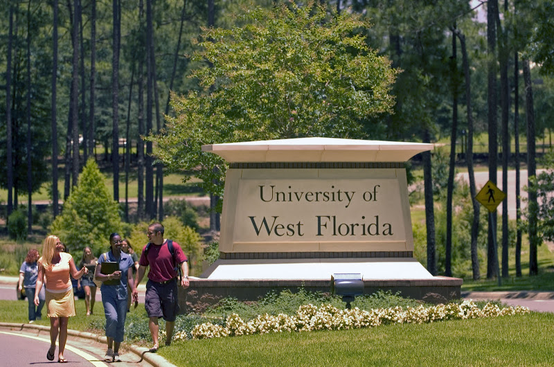 Sign Entrance to UWF