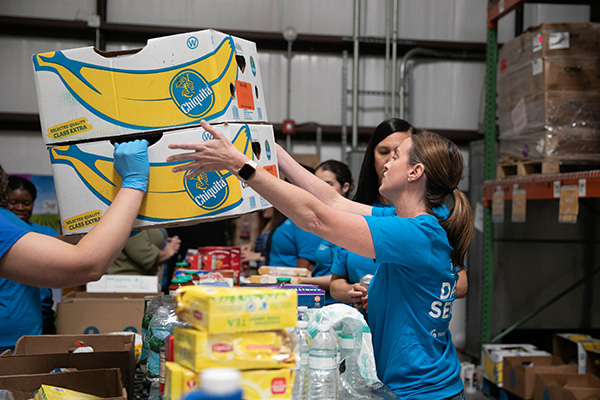UWF volunteers at the Feeding the Gulf Coast food bank.