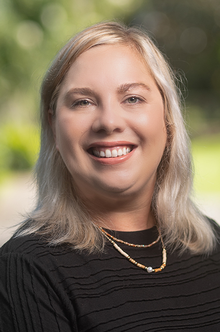 Carly Richards headshot