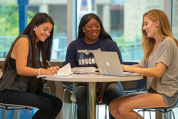 Students in UWF Commons