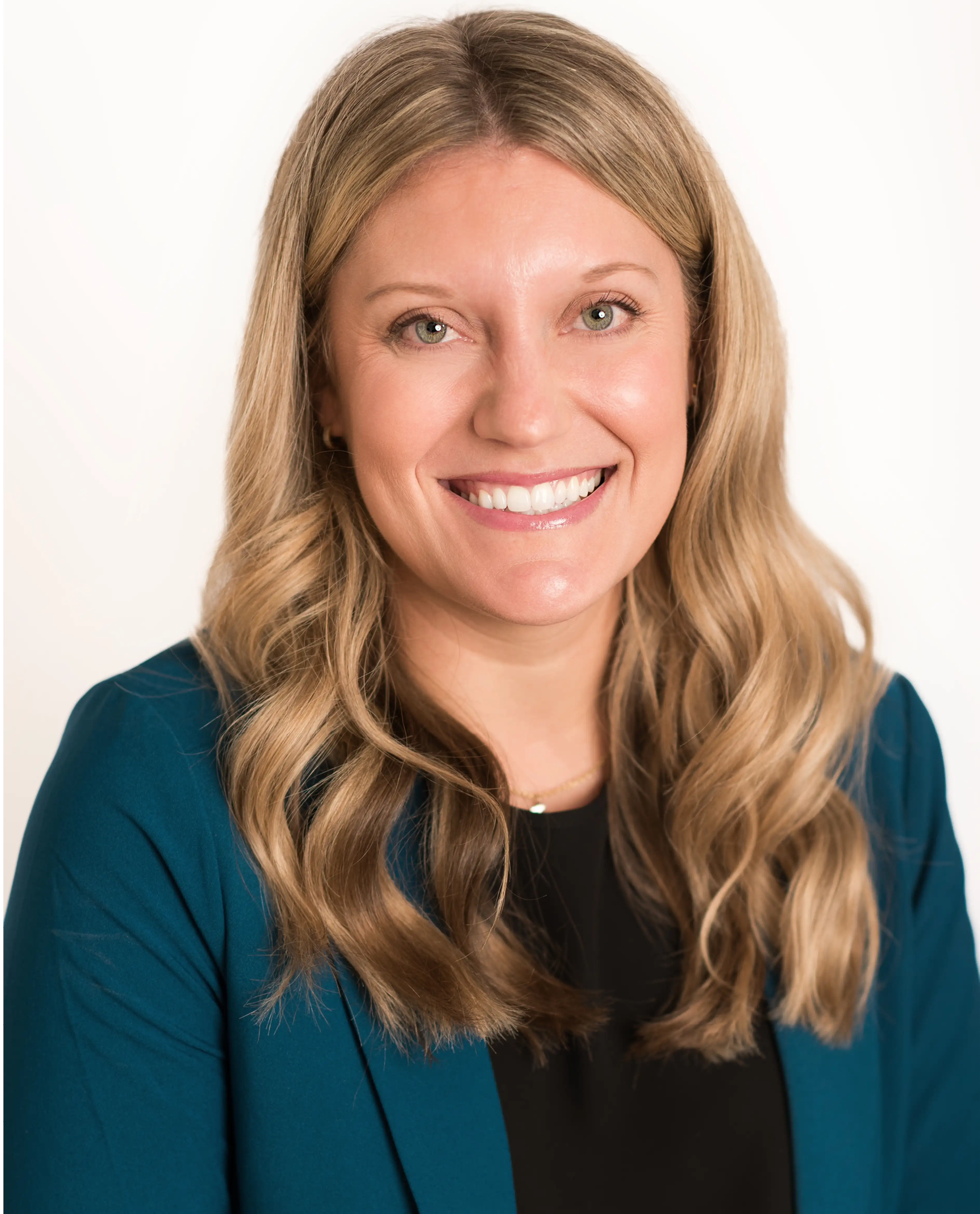 Tori Bennett headshot.